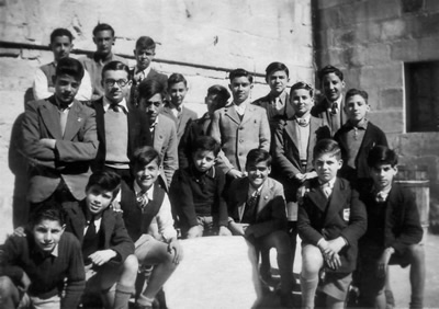 Form II F 1946/7: From left ??, Italo Raniolo, Vincent Agius, ??, ??, ??, ??
? Pirotta, ??, ? Formosa, Joseph Abela, Anthony Bonett, ??
??, ??, ??, ??, ? Naudi, ??, ??
